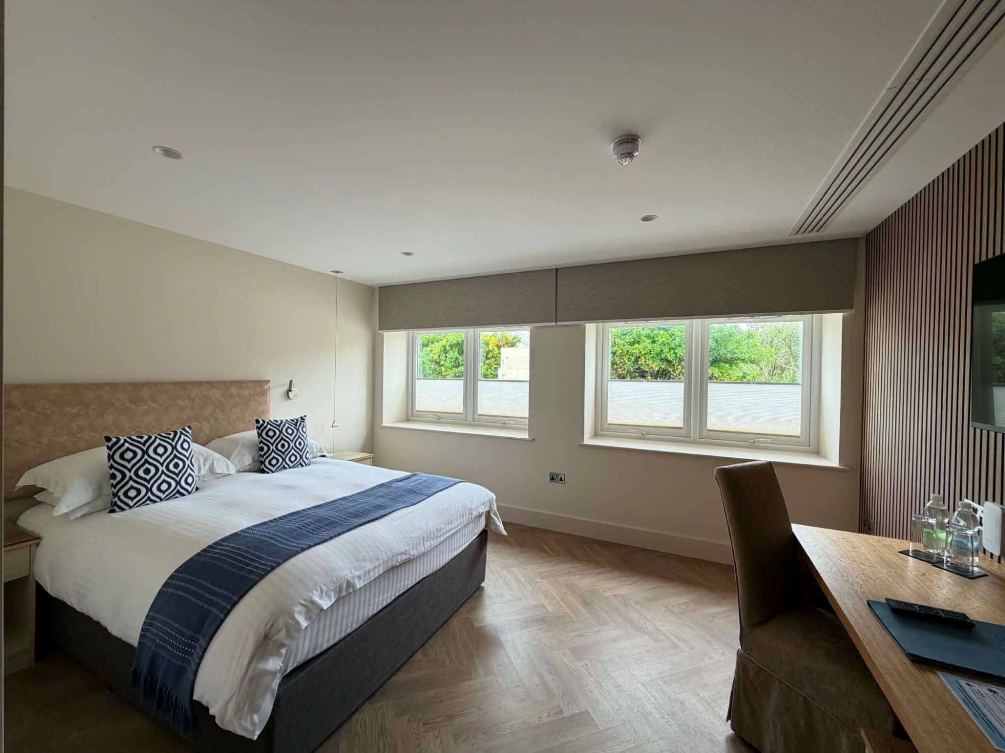 Superior twin or double bedroom.